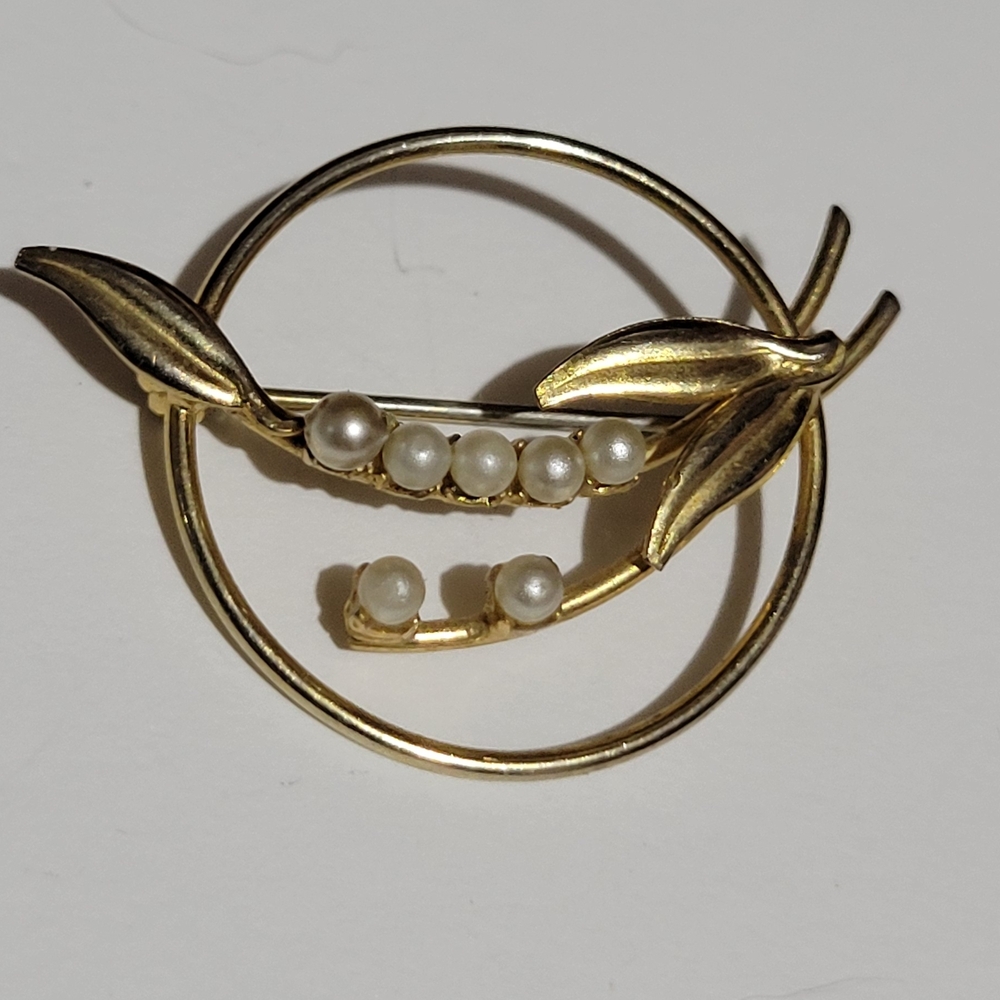 Tiny Vintage Gold and Pearl Leaf Brooch
